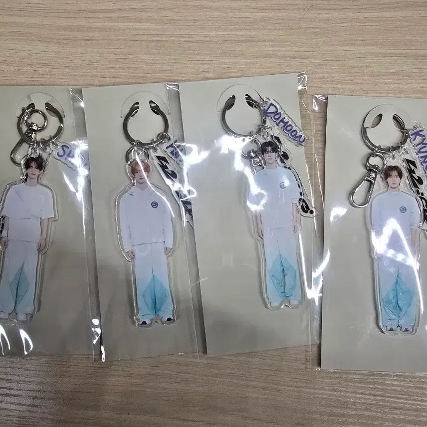 [BUNJANG] TWS 42club Japan Acrylic Keyring / 투어스 한진 일본 팬미팅 엠디 md 42클럽 아크릴 키링