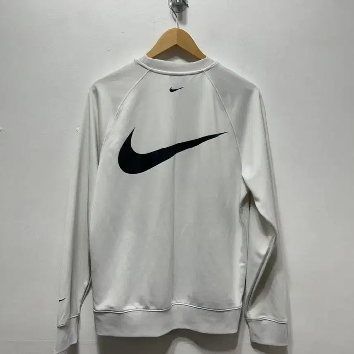 [BUNJANG] Nike Swoosh Sweatshirt White M / 나이키 스우시 맨투맨 화이트 MCMCXXII M