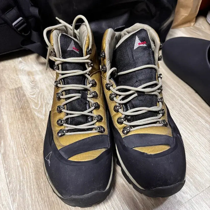 [BUNJANG] ROA Andreas Hiking Boots / ROA 로아 히이킹 안드레아스 (44/285사이즈)