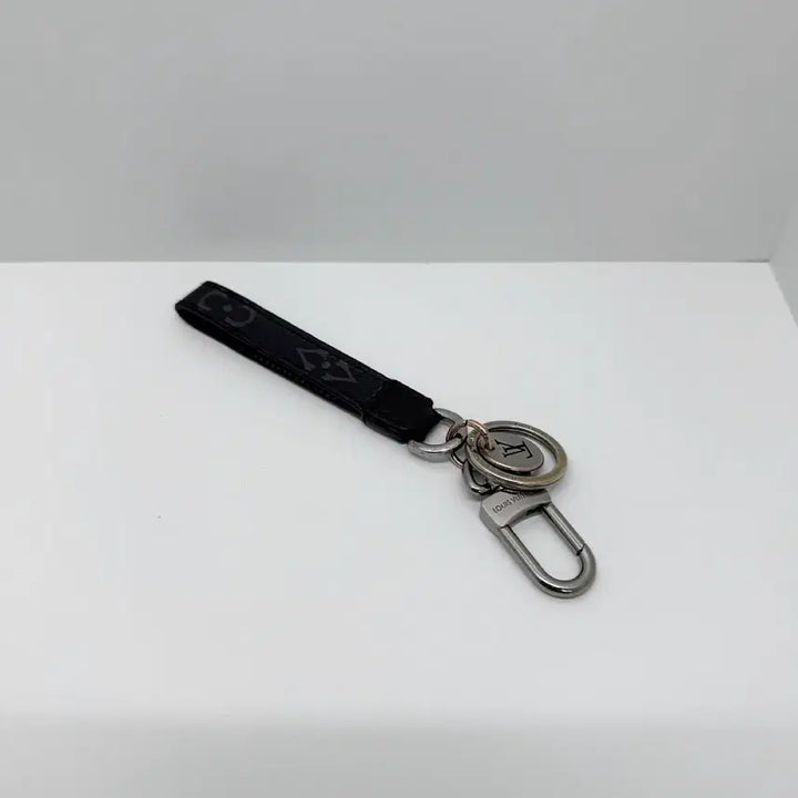 [BUNJANG] Louis Vuitton Monogram Eclipse Dragonne Bag Charm Keychain / [루이비통] 드라곤느 백참 키링 M61950 / B급
