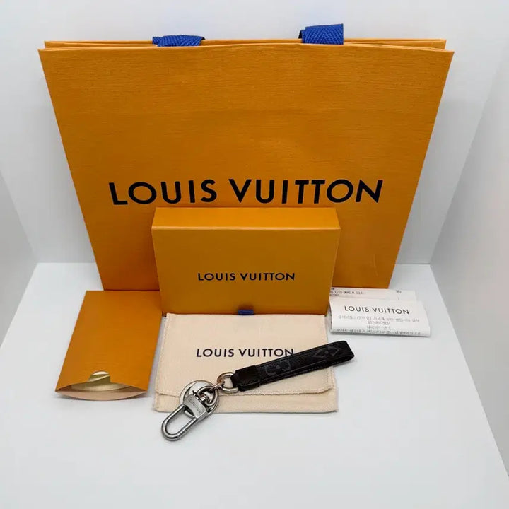 [BUNJANG] Louis Vuitton Monogram Eclipse Dragonne Bag Charm Keychain / [루이비통] 드라곤느 백참 키링 M61950 / B급