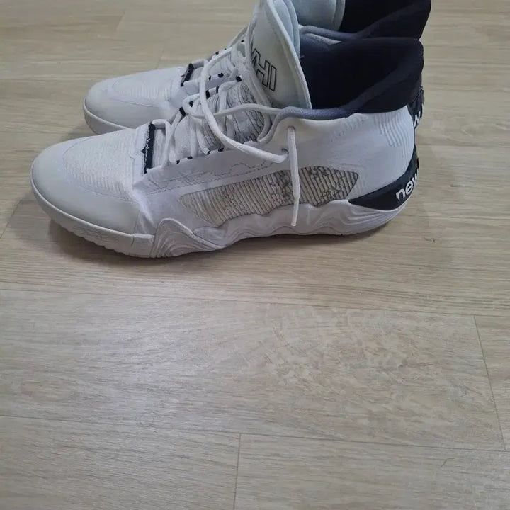 [BUNJANG] New Balance Kawhi 2 Basketball Shoes 300mm / 뉴발란스 카와이 2 농구화 300mm