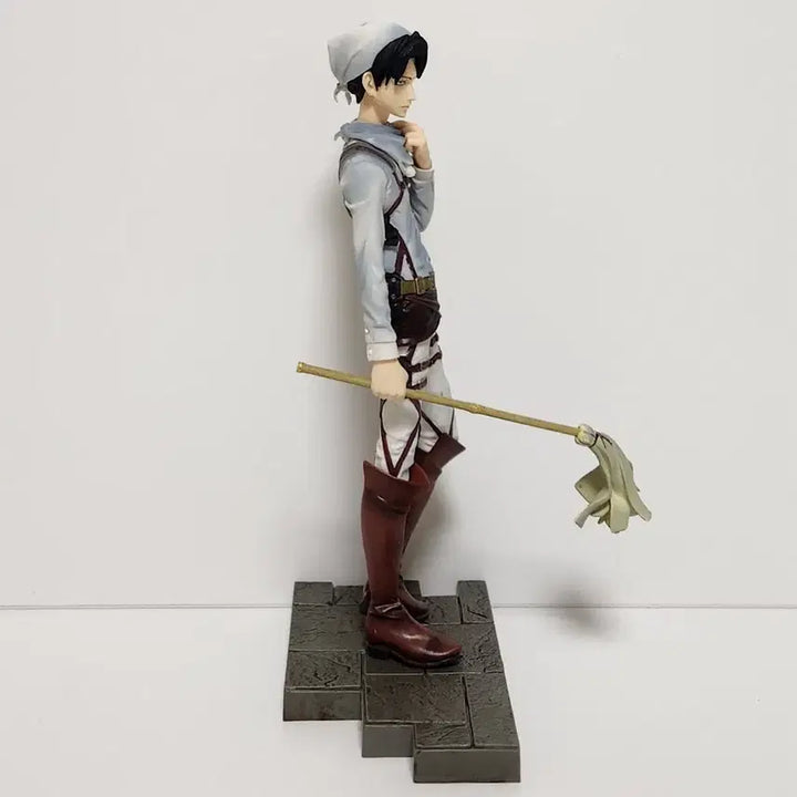 [BUNJANG] Banpresto DXF Attack on Titan Cleaning Levi Unsealed Figure / 개봉품 반프레스토 DXF 피규어 진격의 거인 청소 리바이