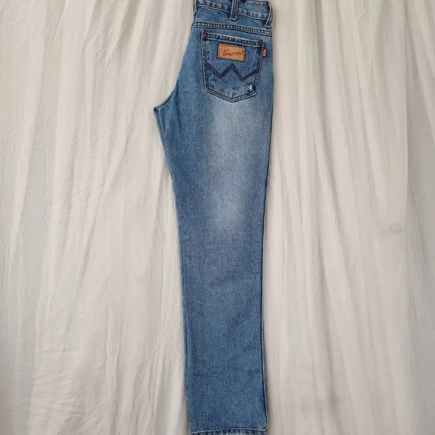 [BUNJANG] Low-Rise Slim Light Wash Denim Jeans / 로우라이즈 슬림 연청 데님