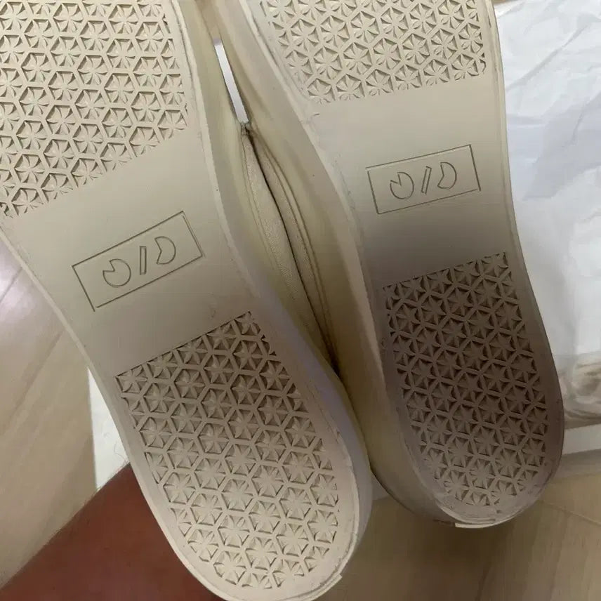 [BUNJANG] Graphariz Canvas Sneakers Ivory Size 290 / 그라퍼리즈 캔버스 스니커즈 290