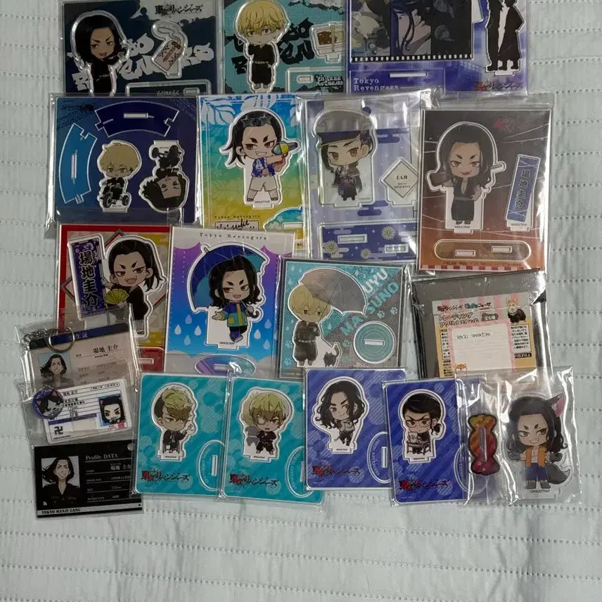 [BUNJANG] Tokyo Revengers Acrylic Stand &amp; Photo Cards Bundle / 도쿄 리벤저스 아크릴 스탠드 &amp; 증명사진 굿즈