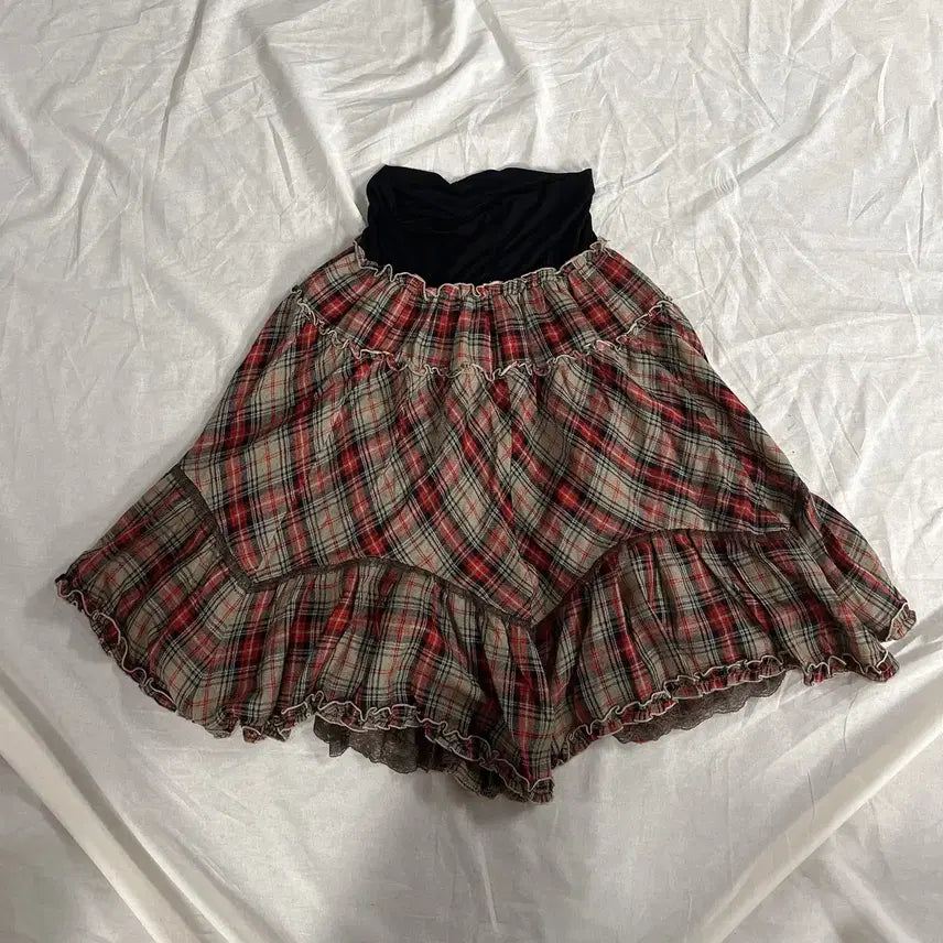 [BUNJANG] Morigirl Red Check Ruffled Asymmetrical Skirt / 모리걸 하구미 레드 체크 캉캉 언발 스커트