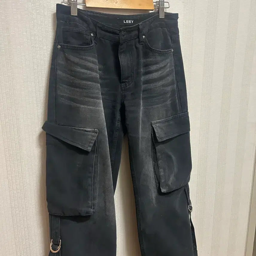 [BUNJANG] LEEY Black Washed Cargo Pants / LEEY 블랙 워싱 카고 바지