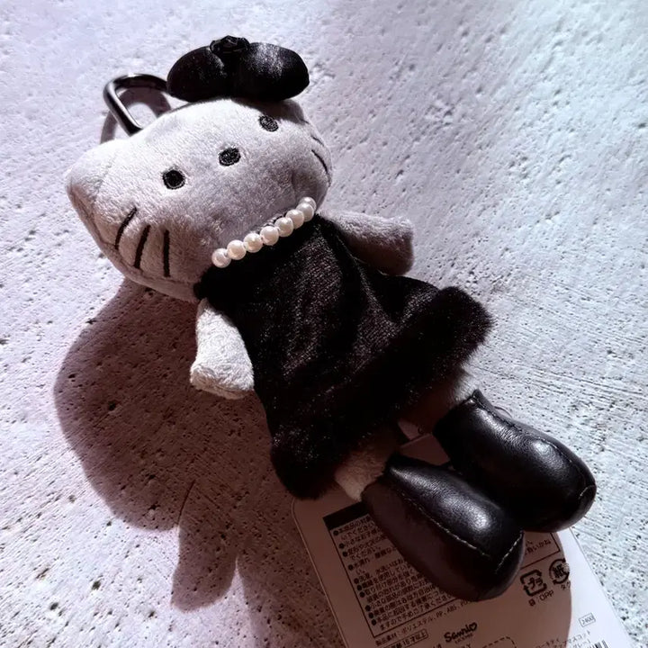 [BUNJANG] Sanrio Hello Kitty Doll Charm / 산리오 헬로키티 인형 키링