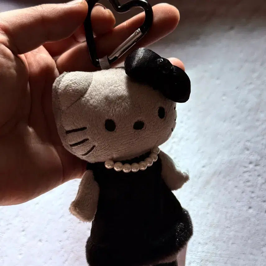 [BUNJANG] Sanrio Hello Kitty Doll Charm / 산리오 헬로키티 인형 키링