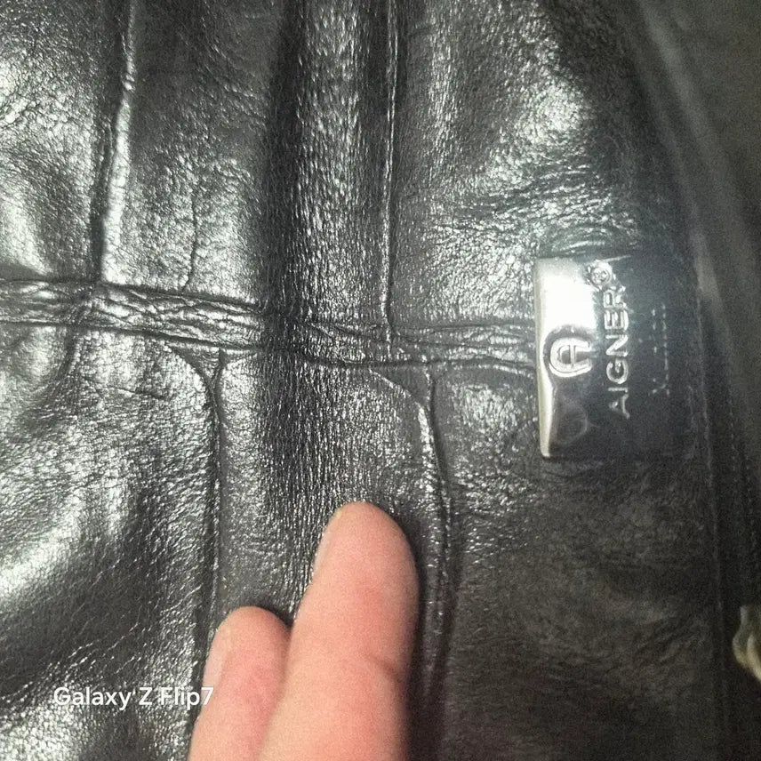 [BUNJANG] Aigner Leather Crossbody Bag / 아이그너 크로백