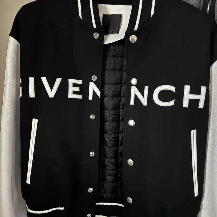 [SOLD OUT] 지방시 바시티 48