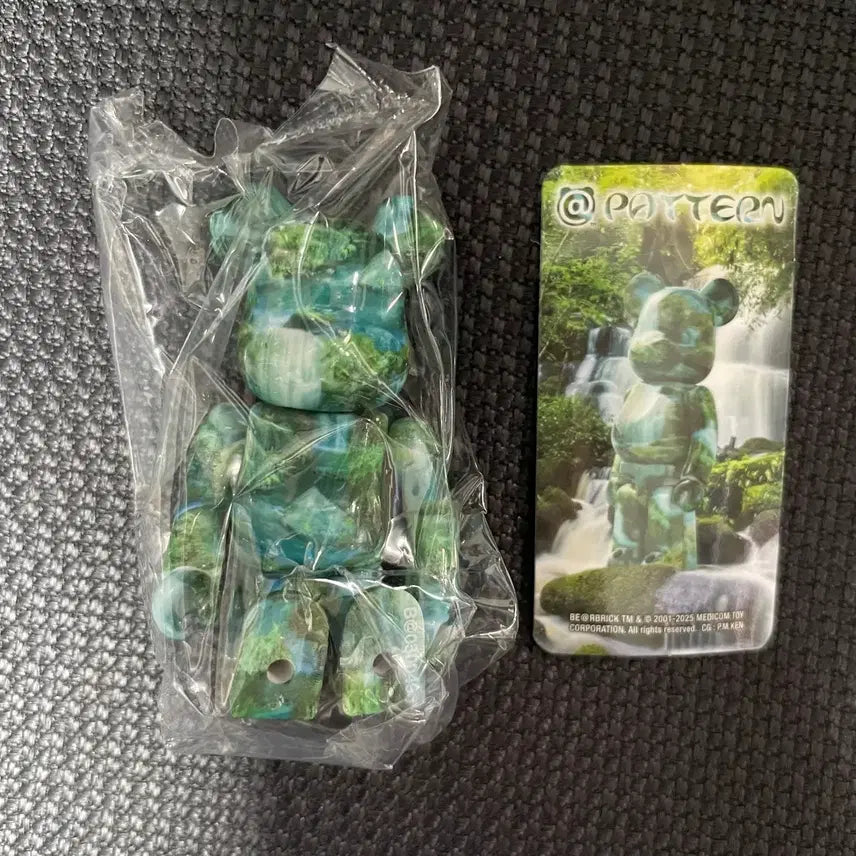 [SOLD OUT] 베어브릭 50탄 패턴 폭포
