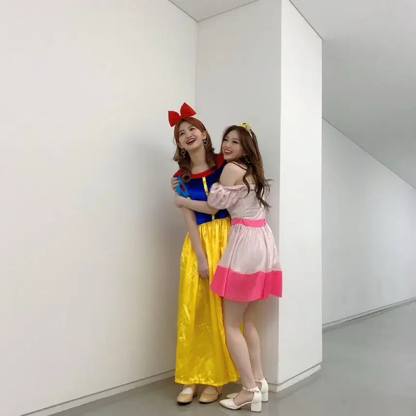 [BUNJANG] Snow White Princess Costume Rental / 졸업사진대여 백설공주 드레스 코스튬 의상대여 졸업사진코스프레 공주코스프레
