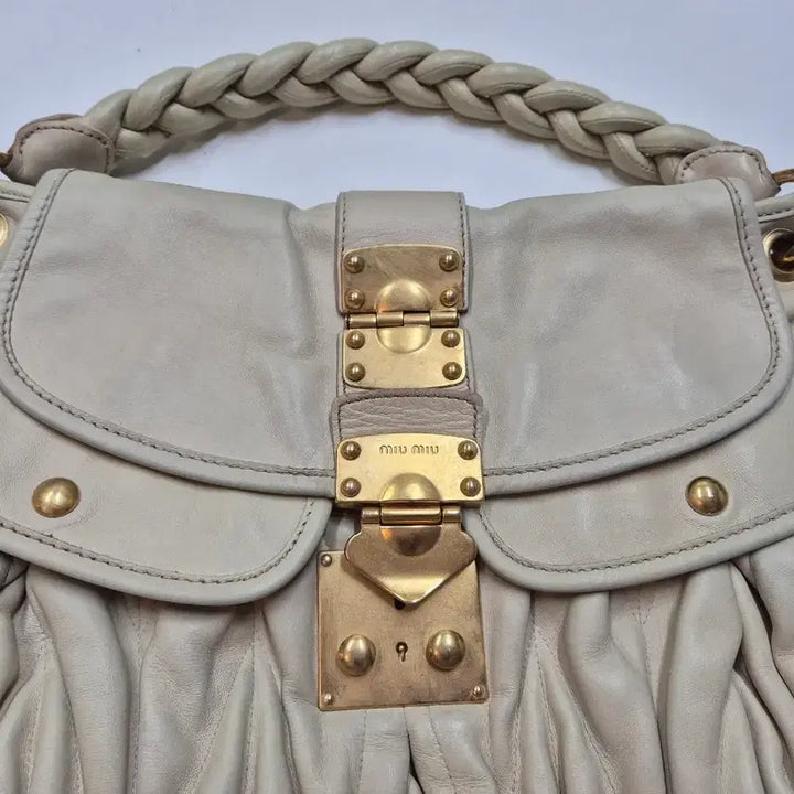 [BUNJANG] Miu Miu Matelassé Two-Way Bag (Original Authentication Certificate) / 미우미우 마테라세 투웨이백 (정품감정서)