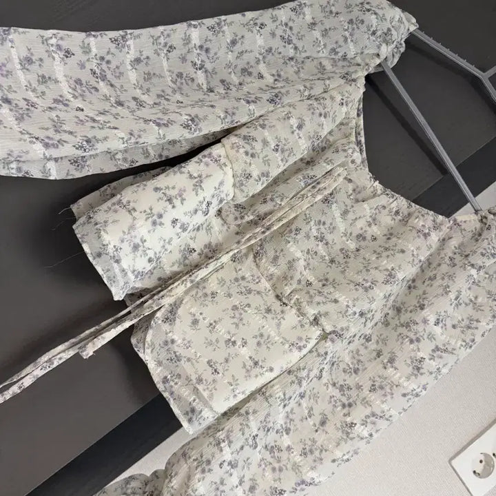 [BUNJANG] Cropped Floral Pattern Blouse / 크롭 플라워패턴 블라우스