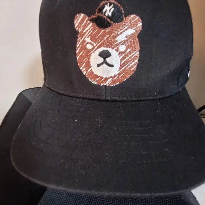 [BUNJANG] MLB New York Yankees Embroidered Bear Snapback / MLB 뉴욕양키즈  자수 곰돌 스냅백