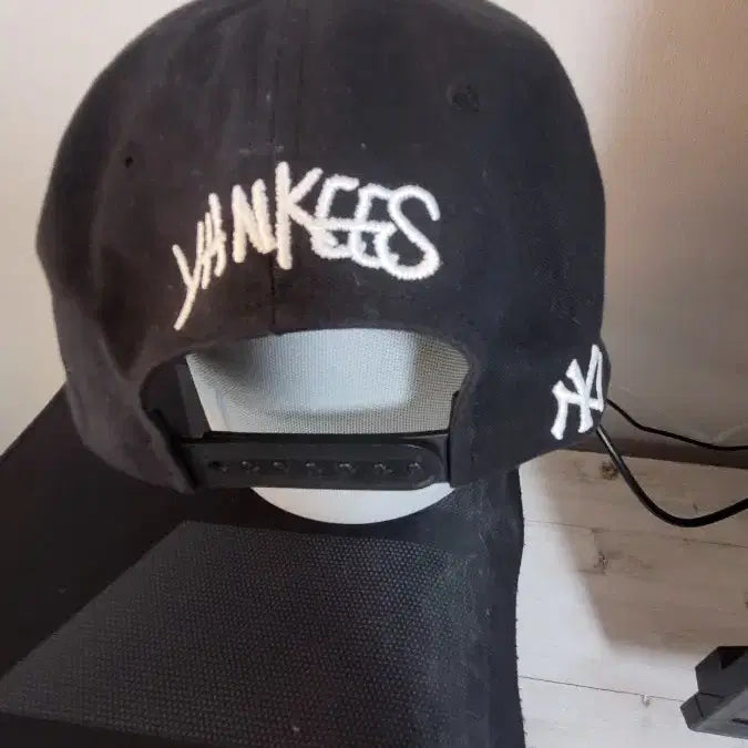 [BUNJANG] MLB New York Yankees Embroidered Bear Snapback / MLB 뉴욕양키즈  자수 곰돌 스냅백