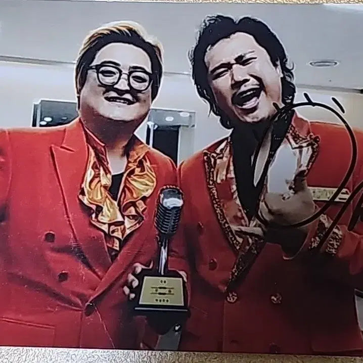 [BUNJANG] Yook Joong Wan Signed Autograph Photo / 육중완 친필 사진 싸인