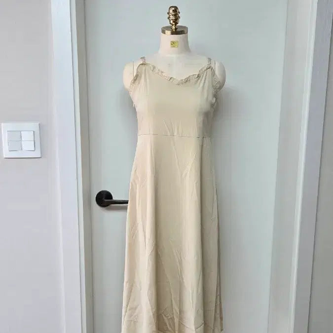 [BUNJANG] Ivory Strap Long Dress / 아이보리 끈나시 롱 원피스