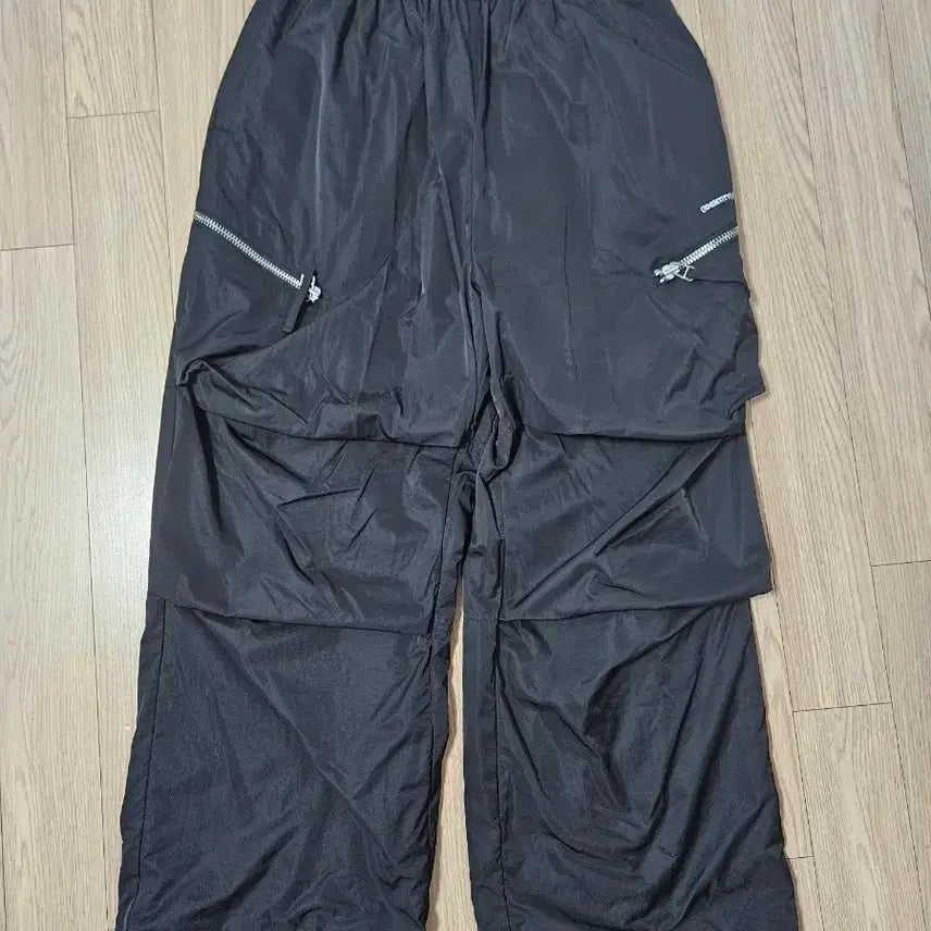 [BUNJANG] E.Wave Nylon Parachute Easy Pants Black / [m] 이에이 웨이브 나일론 파라슈트 이지 팬츠 블랙
