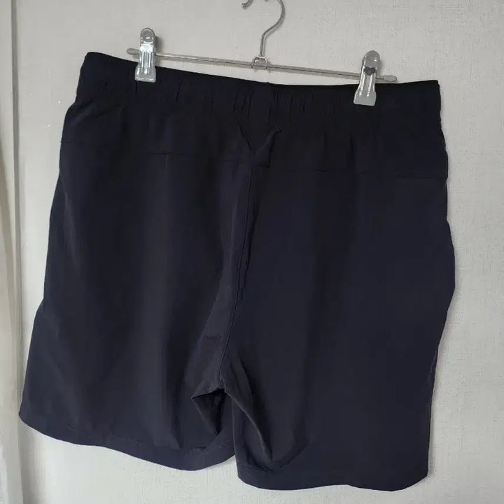 [BUNJANG] Descente Black Shorts / 데상트 블랙 반바지