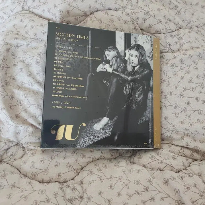 [BUNJANG] IU Modern Times Special Edition Album (Sealed) / 아이유 모던타임즈 스페셜 에디션 앨범( 미개봉)