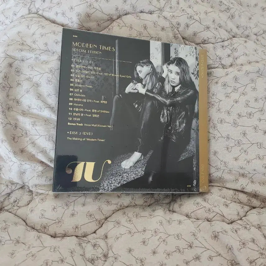 [BUNJANG] IU Modern Times Special Edition Album (Sealed) / 아이유 모던타임즈 스페셜 에디션 앨범( 미개봉)