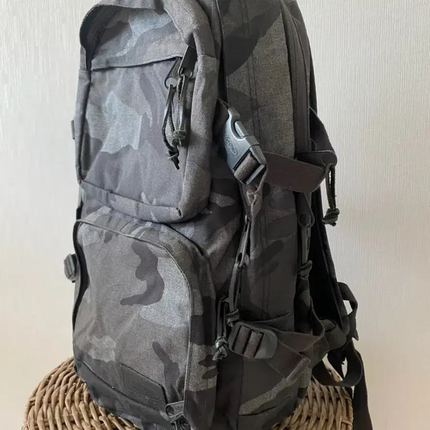 [BUNJANG] Eastpak Weekender Backpack Camo / 이스트팩 위켄더 백팩 카모