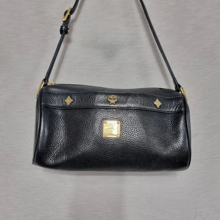 [BUNJANG] MCM Leather Shoulder Bag Black / ㅡMCM 소가죽 숄더백 ㅡ0430