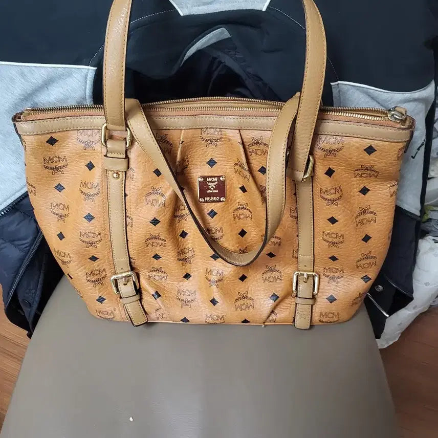 [BUNJANG] MCM Bag (Missing Side Loop) / 엠씨엠 가방 성주택 있어요