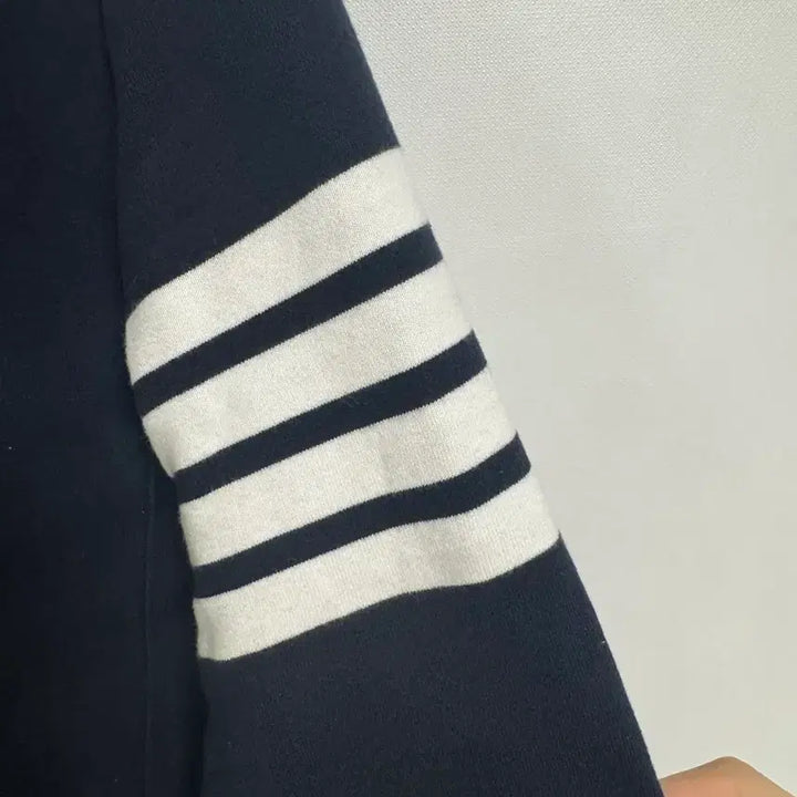[BUNJANG] Thom Browne Navy Striped Sweatshirt Size 3 / 톰브라운 맨투맨 3사이즈