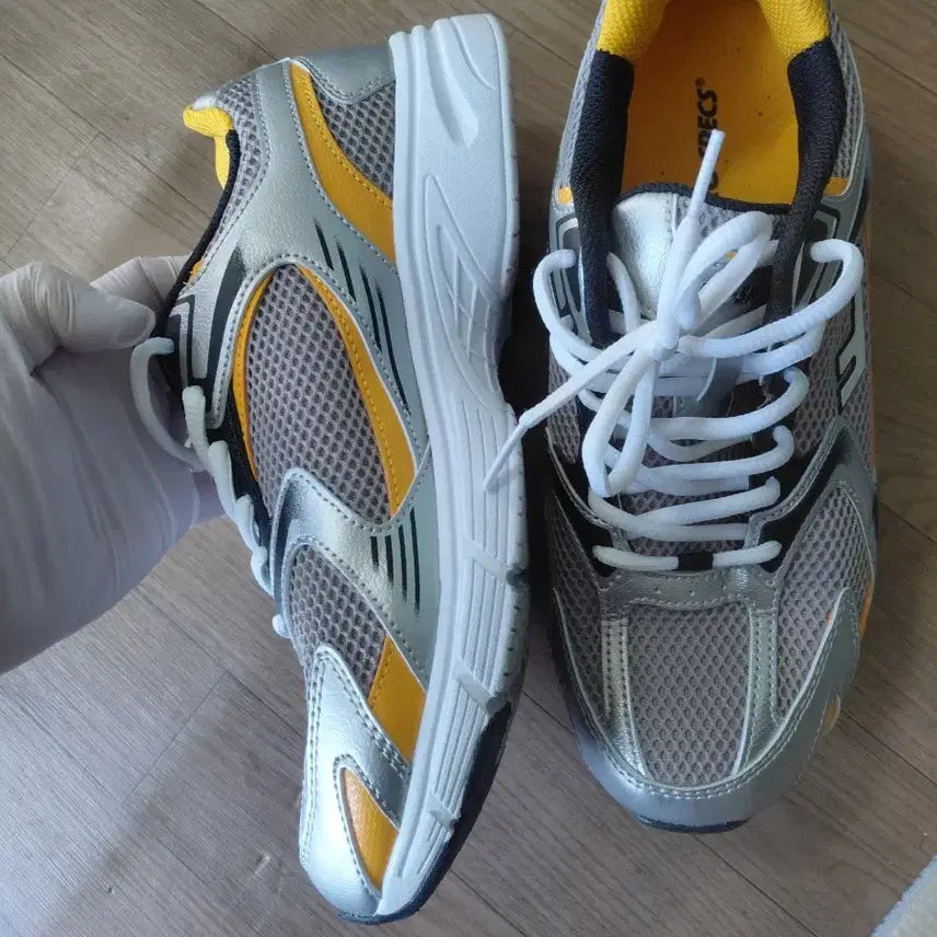 [BUNJANG] Prospecs Sneakers (255mm) / 프로스펙스 신발255