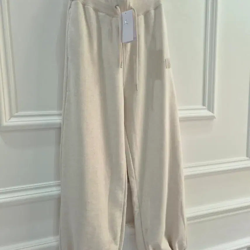 [BUNJANG] Jordan Ivory Jogger Pants / 조던 아이보리 조거 팬츠