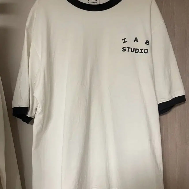 [BUNJANG] I.A.B STUDIO Ringer T-Shirt White / I.A.B STUDIO 링거 반팔 티셔츠 화이트