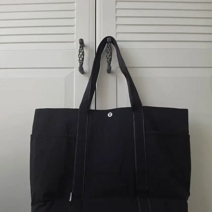 [BUNJANG] Lululemon Multi-Pocket Tote Bag 20L Black / 룰루레몬 기저귀가방 블랙