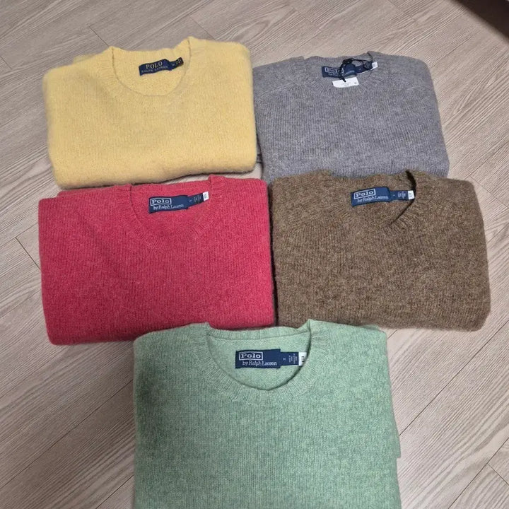 [SOLD OUT] 폴로 랄프로렌 쉐기독 스웨이드 패치 니트 M(그린) 팝니다.