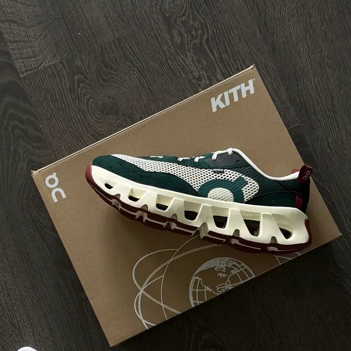 [BUNJANG] KITH Kithtec 2 Spirulina Sneakers / 온러닝 키스 케이테크2  스피룰리나