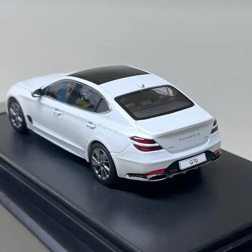 [BUNJANG] PINO B&amp;D 1:43 Genesis G70 Verbier White / 피노비앤디 1:43 제네시스 G70 베르비에 화이트