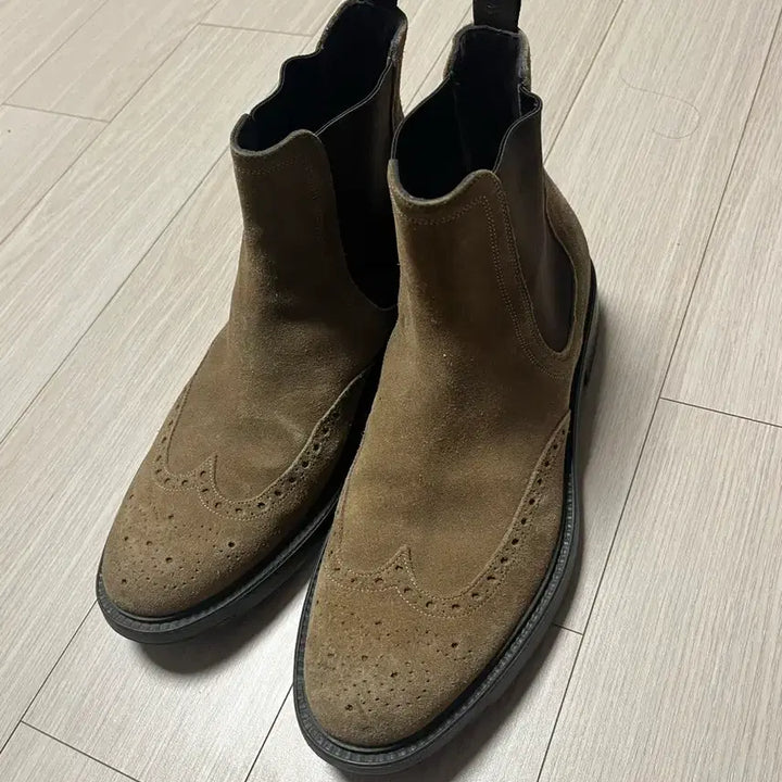 [BUNJANG] Santoni Suede Wingtip Chelsea Boots / 이태리Santoni 산토니 스웨이드 윙팁 첼시 부츠 255/260