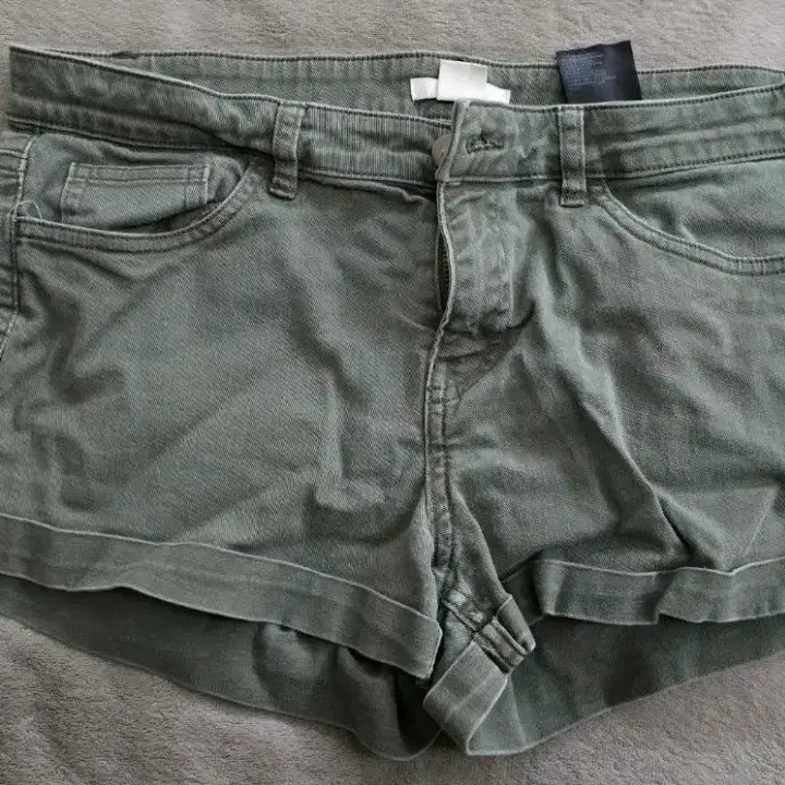 [BUNJANG] H&amp;M Khaki Shorts / H&amp;M 카키 반바지