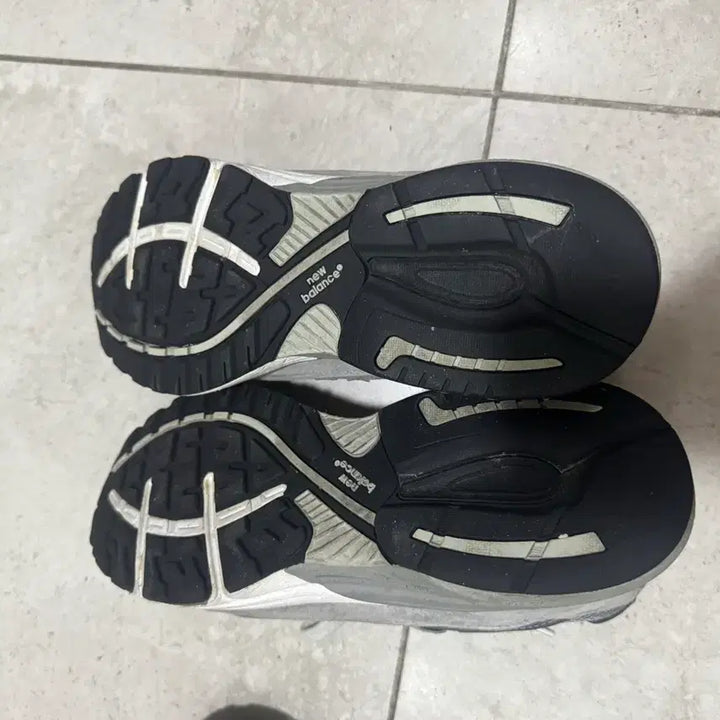 [BUNJANG] New Balance 993 Grey Running Shoes (270) / 뉴발란스 993 b 그레이 270