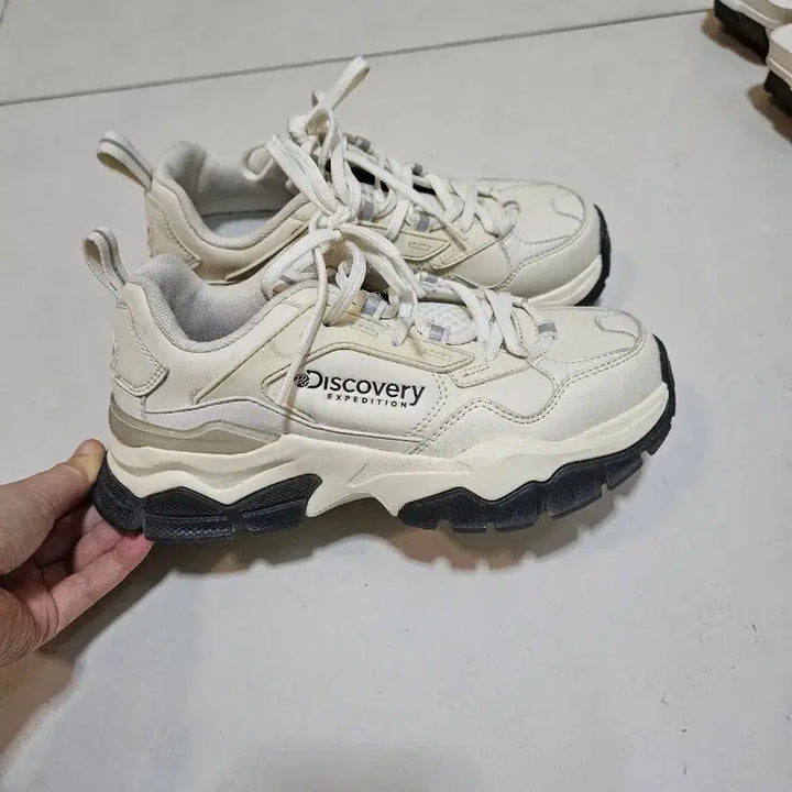 [BUNJANG] Discovery Sneakers Size 230 / 디스커버리 운동화 230사이즈