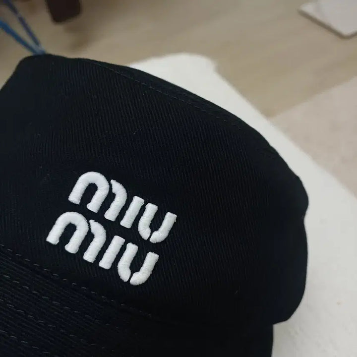 [BUNJANG] Miu Miu Black Logo Bucket Hat (Size M) / 정품미우미우 블랙 로고 버킷햇(실측M)