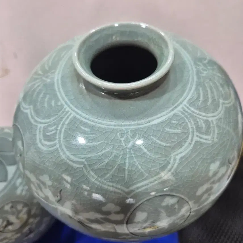 [BUNJANG] Celadon Vase and Maebyeong with Inlaid Cloud and Crane Motif / 청자 상감운학문 주병과 매병 수결같습니다 (소장품)