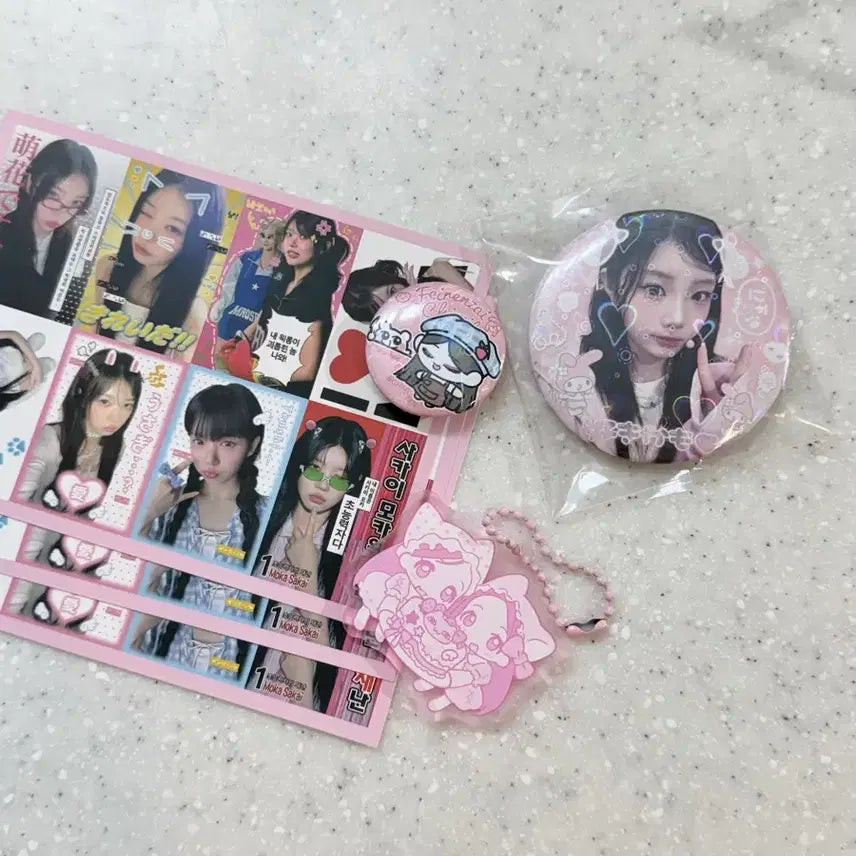 [BUNJANG] ILLIT Wonhee Heroes Keyring Badge / 아일릿 원희 희어로즈 키링 뱃지 판매 양도