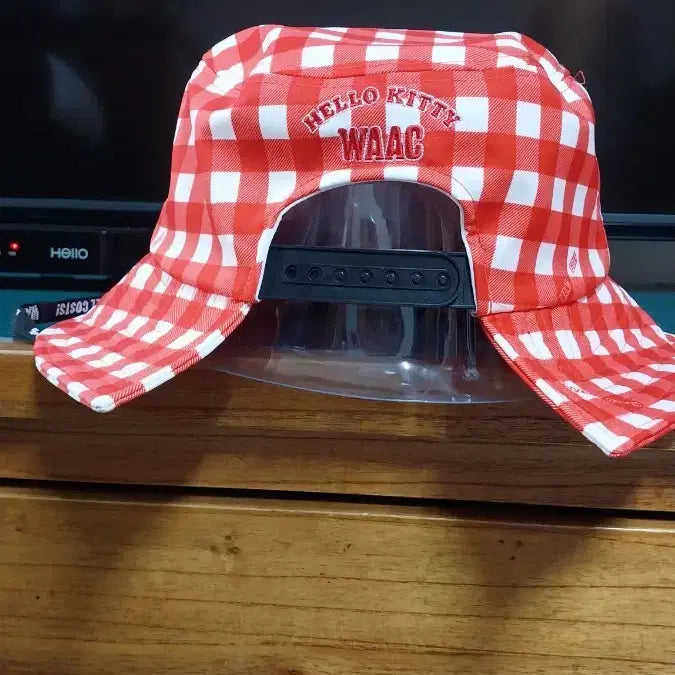 [BUNJANG] WAAC x Hello Kitty Collaboration Bucket Hat (Size 58) / WAAC 와 골프 헬로키티 콜라보 버킷햇.58