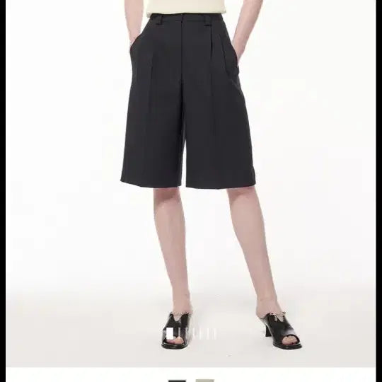 [BUNJANG] TIME Two-Tuck Wide Shorts / 22타임 투턱 와이드 쇼츠55(셋업가능)