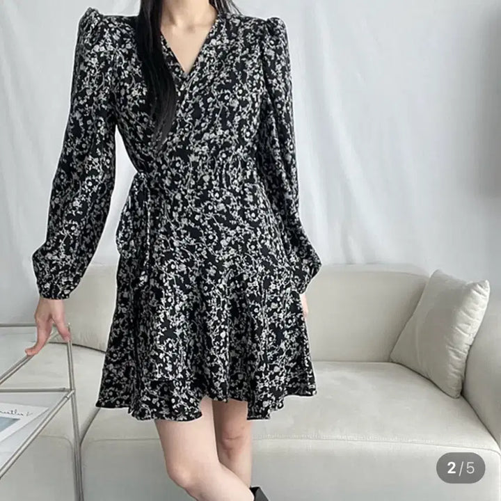 [BUNJANG] Flower Wrap Mini Dress Black / 플라워 랩 미니 원피스 블랙