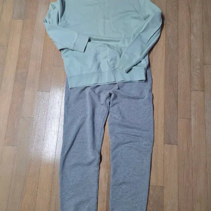 [BUNJANG] Giordano Mint Sweatshirt &amp; Grey Training Pants Set / 지오다노 민트 맨투맨 + 회색 트레이닝 바지 세트 m